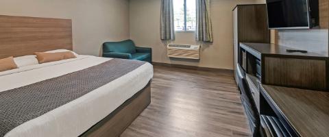 Americas Best Value Inn Foxboro